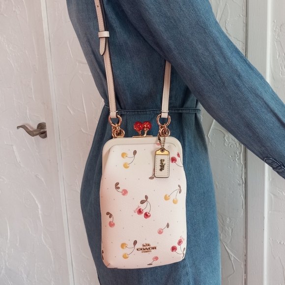 Coach Cherries Kisslock Frame Crossbody RARE!! - Picture 5 of 14